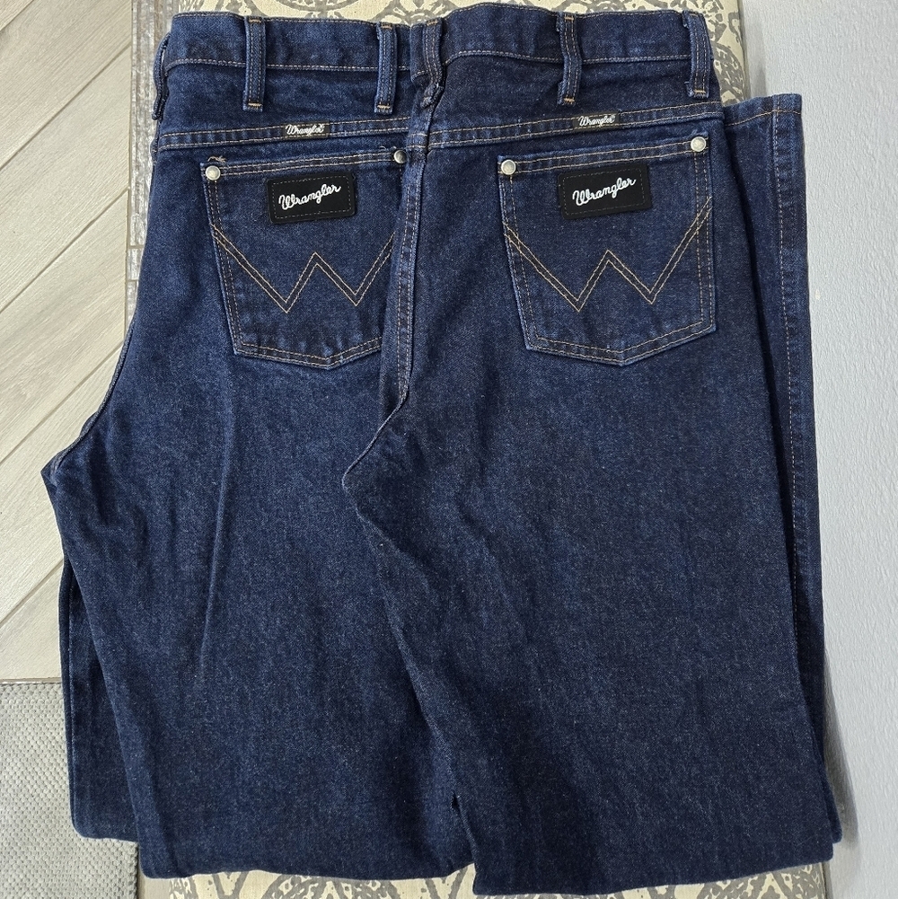 *BUNDLE* Two Wrangler Men's Deep Indigo Jeans - Picture 2 of 6